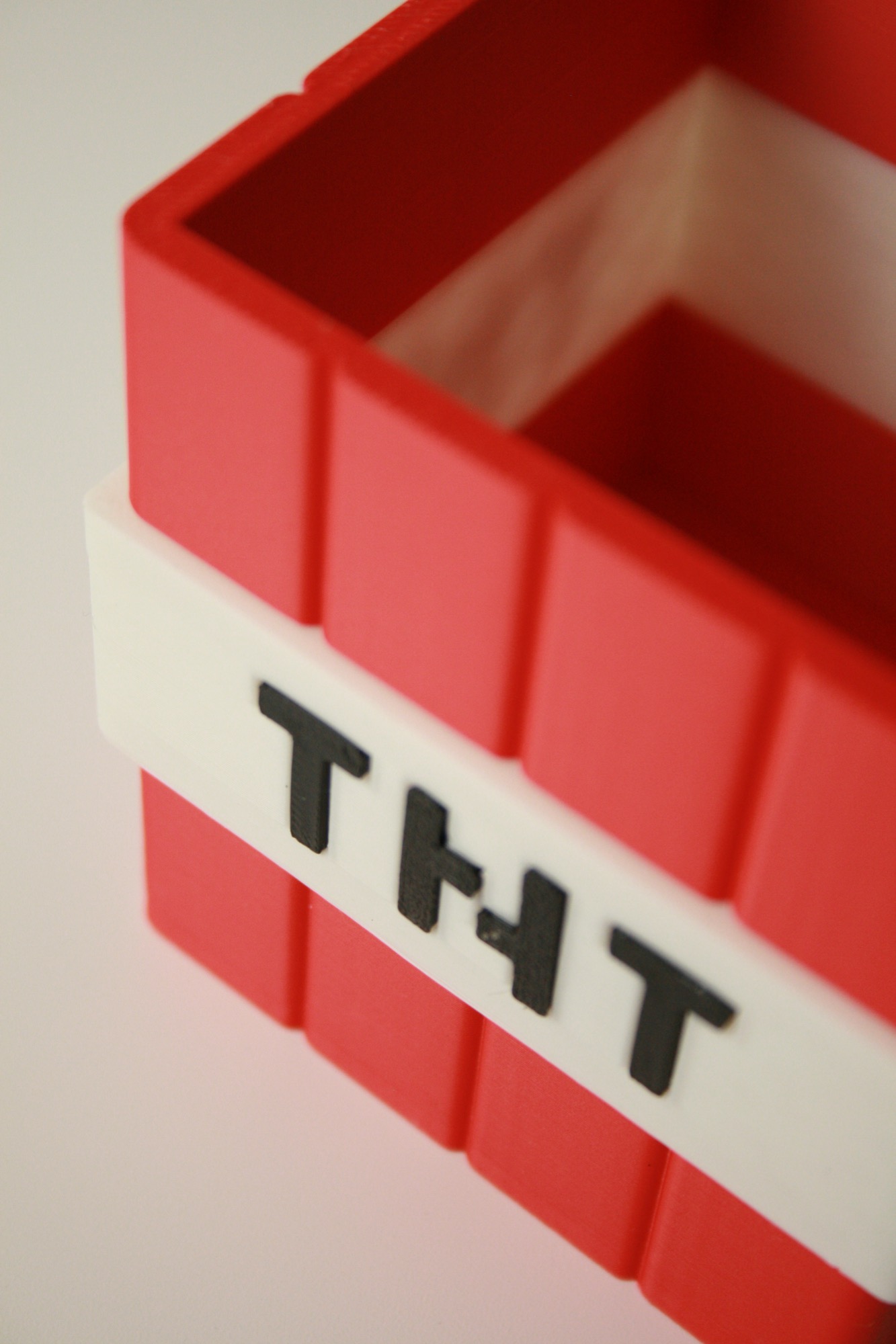 Декоративный объект TNT 5